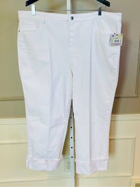 John Mark New NWT 22W White Denim Jeans Pants Cropped Capri Embroidered $119